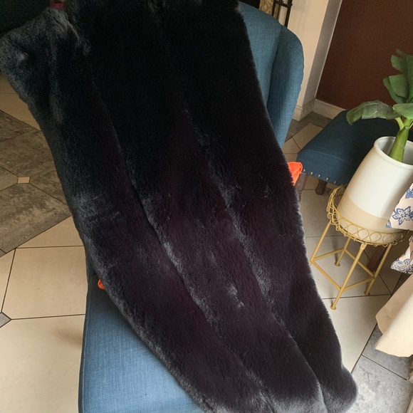 Black Faux Fur - Picture 1 of 2